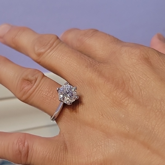 4ct authentic moissanite ring with 925 silver Size 6.5 - Picture 8 of 10